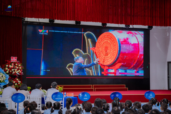 khai-giang-dewey-hp-10