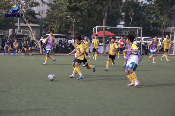 đội-tuyển-Bóng-đá-U13-Dewey-03