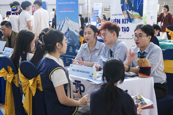 uni-fair-2025-ocp-05