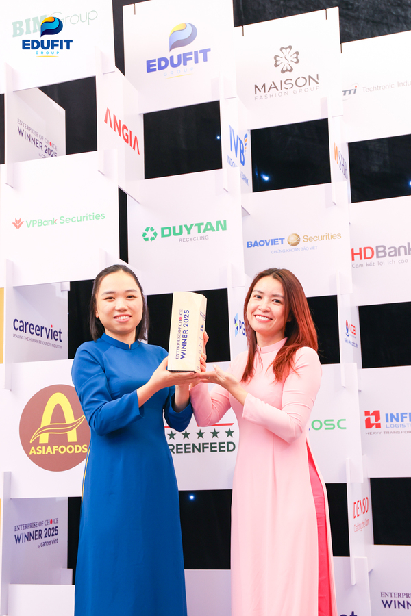 edufit-gianh-5-giai-tai-EOC-03