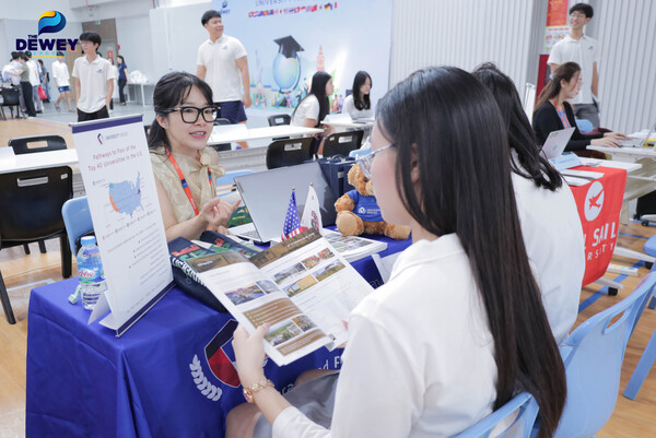 University-Fair-2025-tay-ho-tay-04