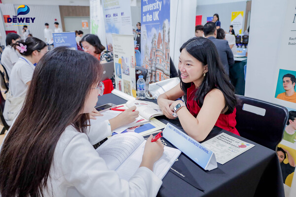 University-Fair-2025-cau-giay-06