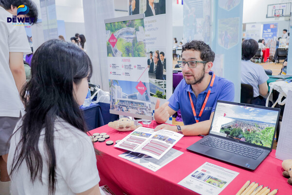 University-Fair-2025-tay-ho-tay-06