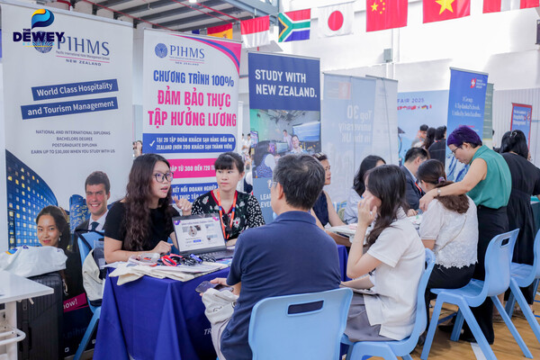 University-Fair-2025-tay-ho-tay-08