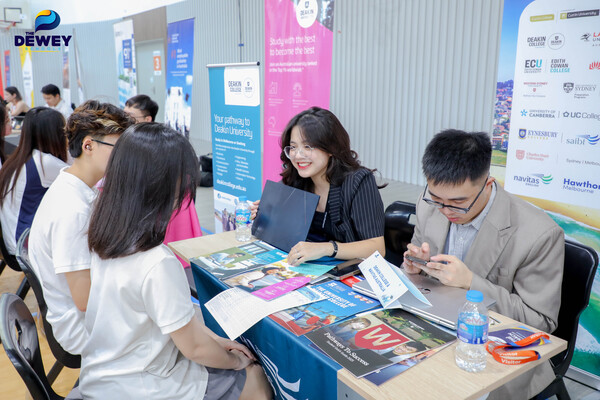 University-Fair-2025-cau-giay-09