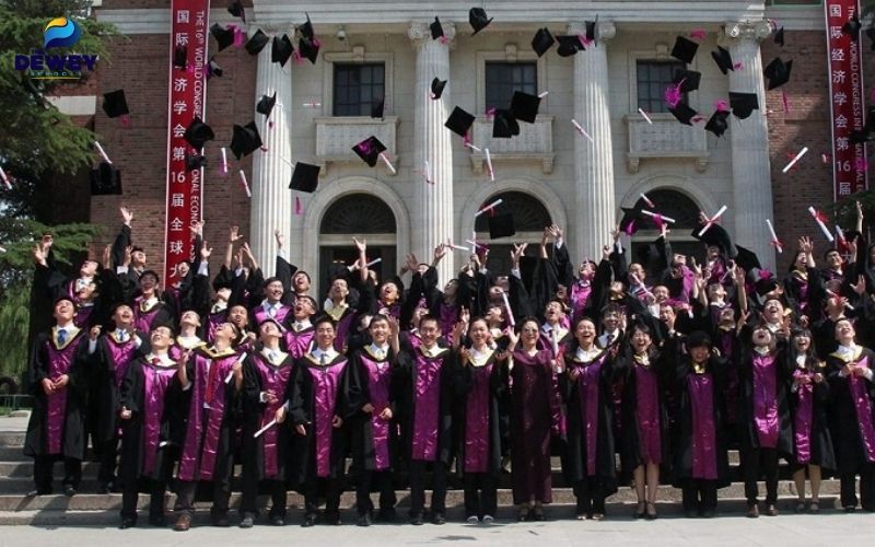 Sinh viên xuất sắc sẽ có lợi thế khi đi xin việc