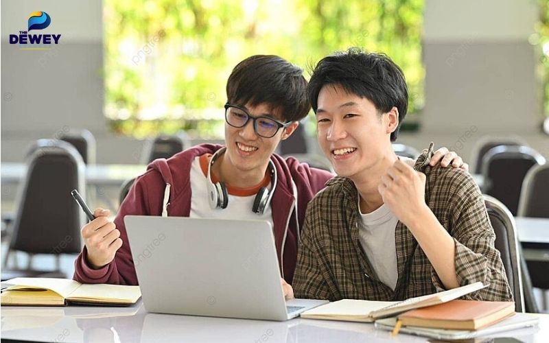 Sinh viên trong kỳ du học qua chương trình học bổng không cần IELTS