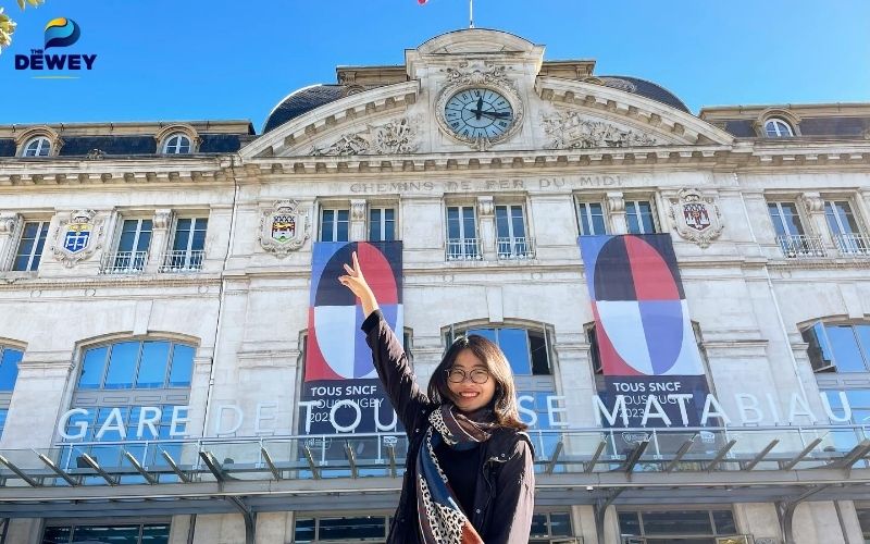 Sinh viên quốc tế ngày nhập học qua chương trình học bổng không cần IELTS