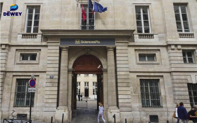 Giá trị học bổng giữa bậc Cử nhân có sự khác biệt với bậc Thạc sĩ