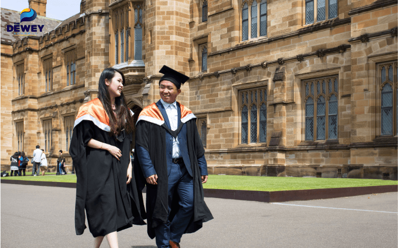 Sinh viên quốc tế nhận học bổng Sydney International Undergraduate Academic Excellence Scholarship tại lễ vinh danh