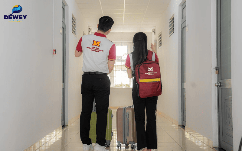 Sinh viên MIT trong khu ký túc xá - nơi học tập và sinh hoạt hiện đại, đầy đủ tiện nghi