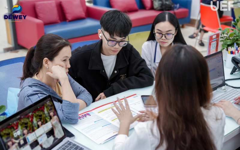 Phương thức xét tuyển học bạ phù hợp với thí sinh có học lực ổn định trong 3 năm phổ thông