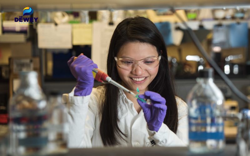 Cơ hội nghề nghiệp rộng mở cho sinh viên thuộc nhóm ngành khoa học tự nhiên - nghiên cứu