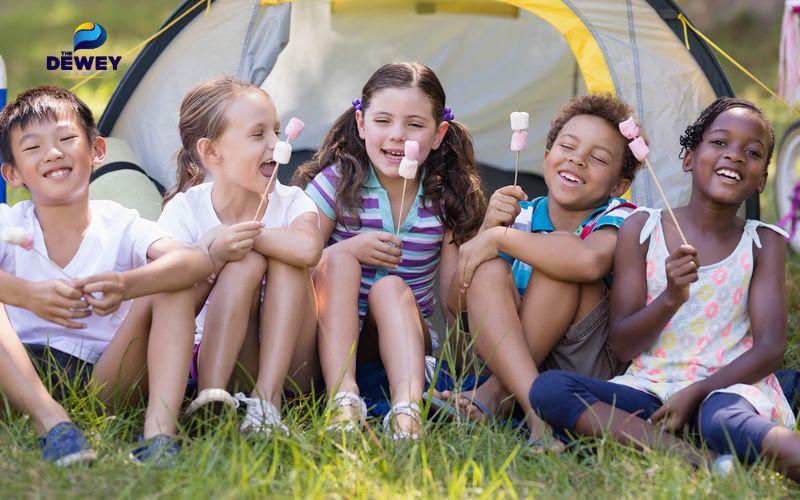 Chuẩn bị kỹ năng giao tiếp và ngoại ngữ sẽ giúp trẻ nhanh chóng hòa nhập với môi trường quốc tế