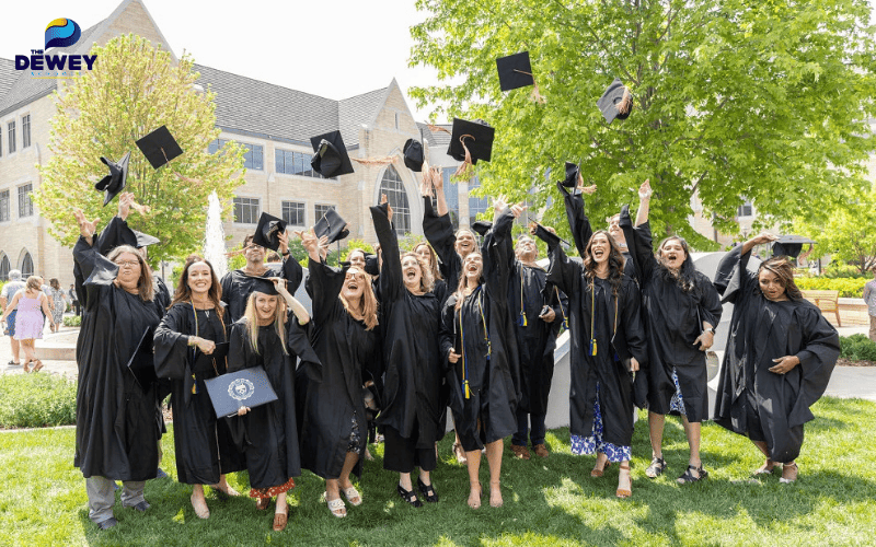 Sinh viên quốc tế tại Anh có cơ hội ở lại làm việc sau khi tốt nghiệp nếu chọn đúng ngành học