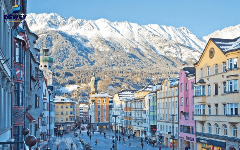 Innsbruck là nơi kết hợp hoàn hảo giữa học tập và trải nghiệm thiên nhiên kỳ vĩ