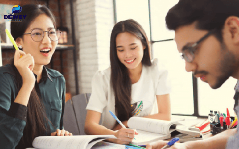 Sinh viên quốc tế trong lớp học ngành kỹ thuật tại Đài Loan