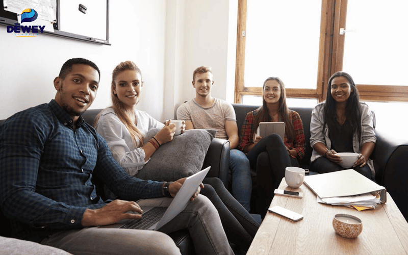 Sinh viên quốc tế tại Hà Lan trong một buổi học nhóm