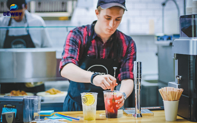 Sinh viên quốc tế học tập và làm thêm tại Hungary, tích lũy kinh nghiệm thực tế