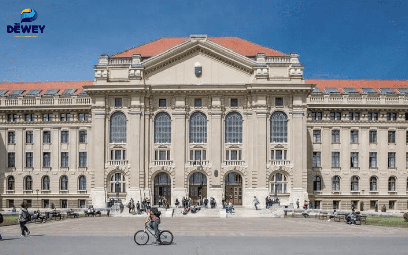 Trường Đại học Budapest - Một trong những trường đại học lâu đời và danh tiếng tại Hungary