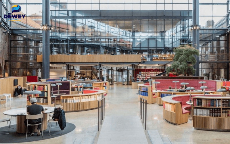 Sinh viên quốc tế học tập tại thư viện Đại học Lund, Thụy Điển - không gian yên tĩnh và hiện đại