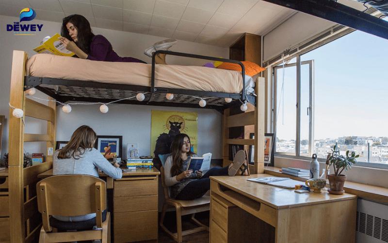 Sinh viên quốc tế sinh sống trong khu ký túc xá hiện đại