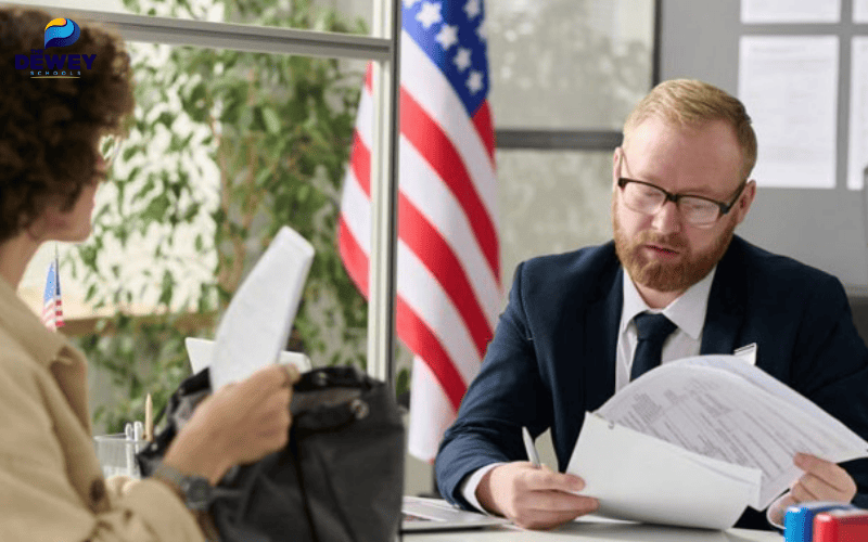Luyện tập phỏng vấn visa du học Mỹ giúp tăng sự tự tin và cải thiện khả năng trả lời câu hỏi