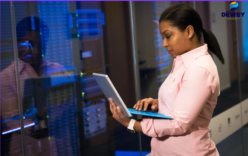 Ngành kỹ sư phần mềm được học khối kiến thức chuyên môn và kỹ năng chuyên sâu về công nghệ thông tin 