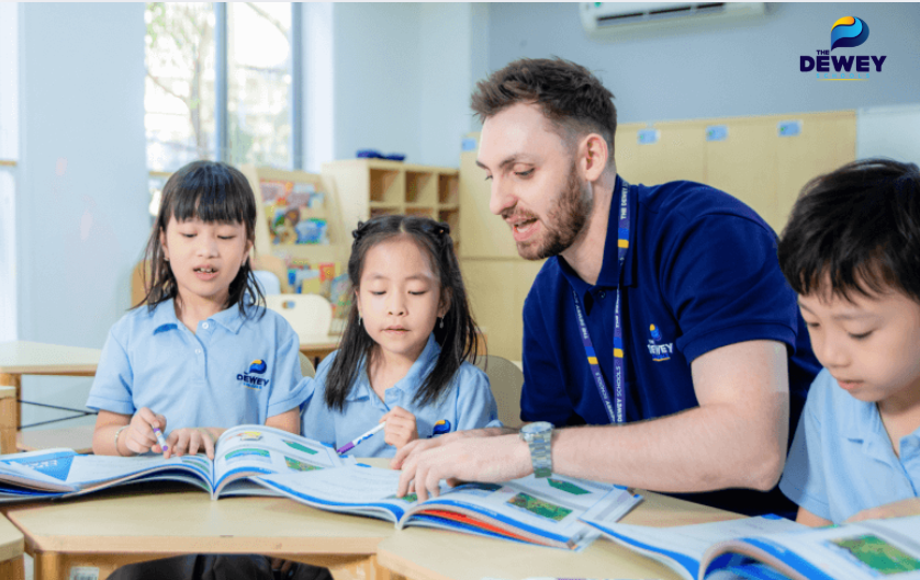 Giáo viên, giảng viên là sự lựa chọn phù hợp với người hướng ngoại 