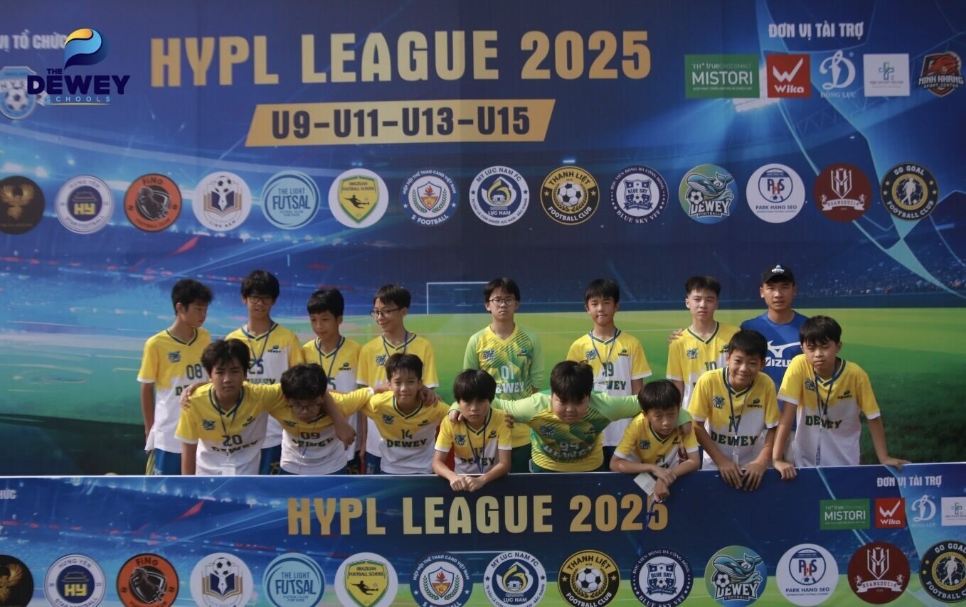 đội-tuyển-Bóng-đá-U13-Dewey-cover