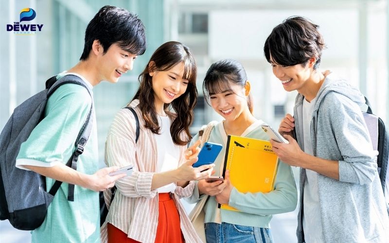 Nhận học bổng đến từ các Quỹ tư nhân