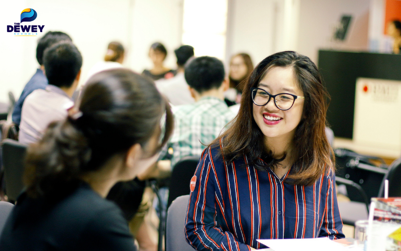 Học sinh test nghề nghiệp DISC để khám phá tính cách và định hướng ngành học phù hợp