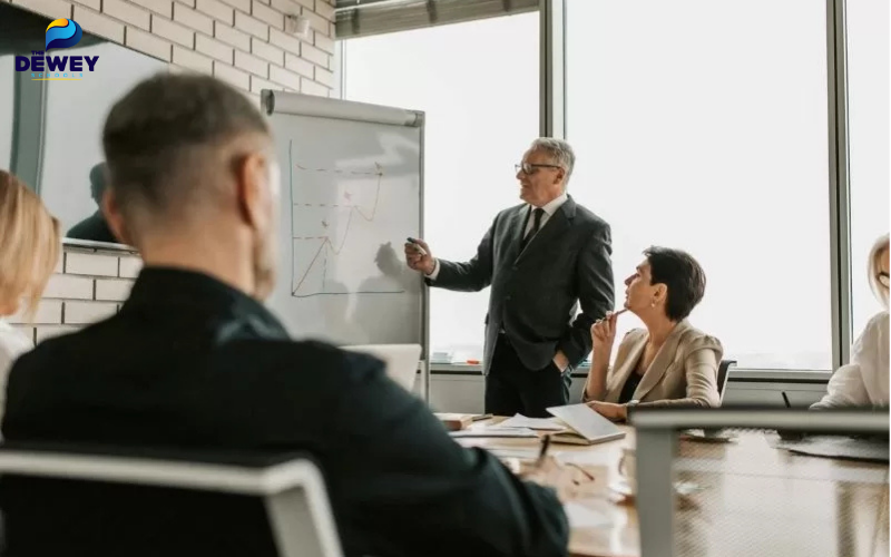 Nhóm E là người có tố chất lãnh đạo, giỏi giao tiếp và định hướng thành công trong kinh doanh