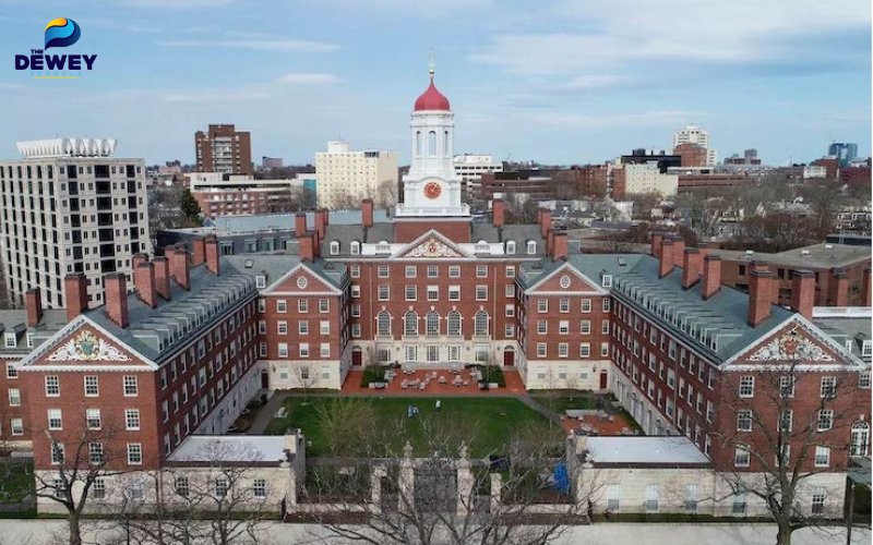 Đại học Harvard - ngôi trường danh giá hàng đầu thế giới tại Cambridge, Massachusetts, Hoa Kỳ
