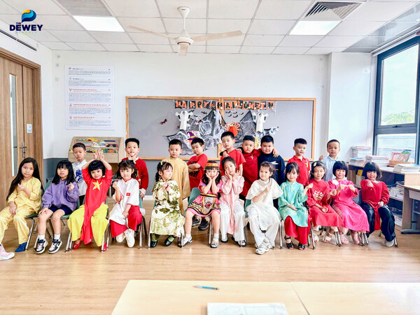 Spirit-Week-day-2-tay-ho-tay-13