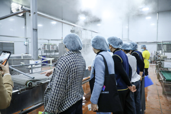 tham-quan-noi-cung-cap-thuc-pham-04