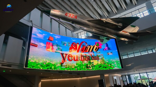 Bảo-tàng-quân-sự-Việt-Nam-02