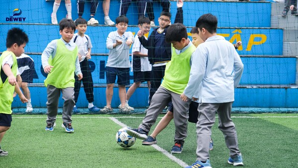 Khai-mạc-giải-bóng-đá-Tiểu-học-05