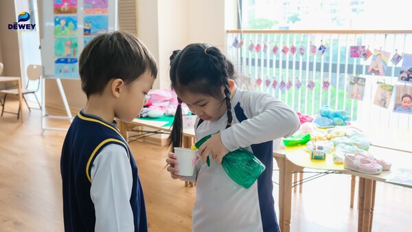 Em-đã-lớn-dewey-cg-04