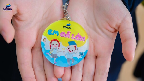 Em-đã-lớn-dewey-cg-05