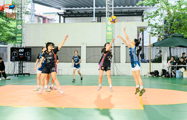 đội-tuyển bóng-rổ-nữ Dewey-05