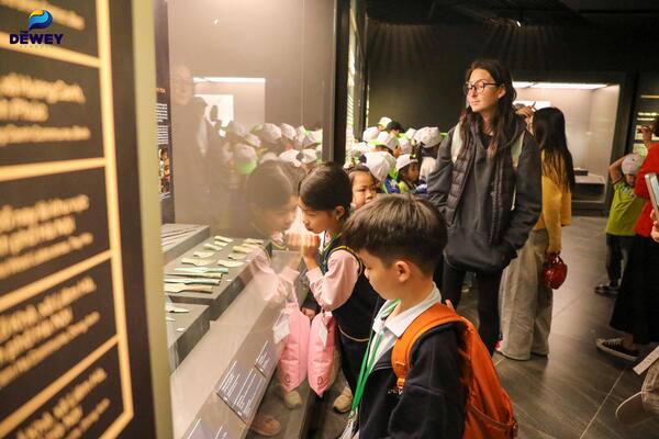 tham-quan-bao-tang-lich-su-vn-12