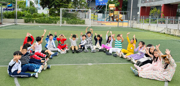 Spirit-Week-pyjamas-04