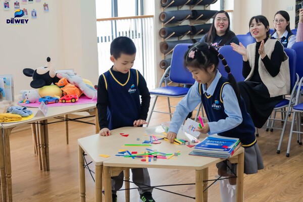 Em-đã-lớn-dewey-cg-08