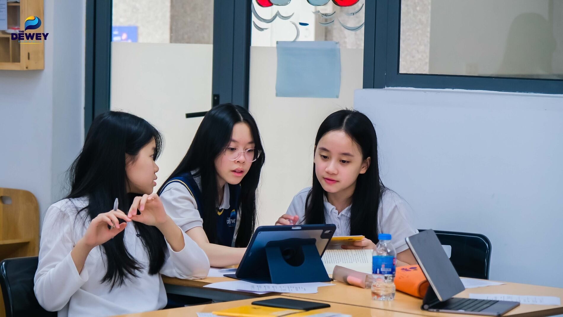 Văn-8-Thiếp-chàng-đôi-ngả-CG-cover