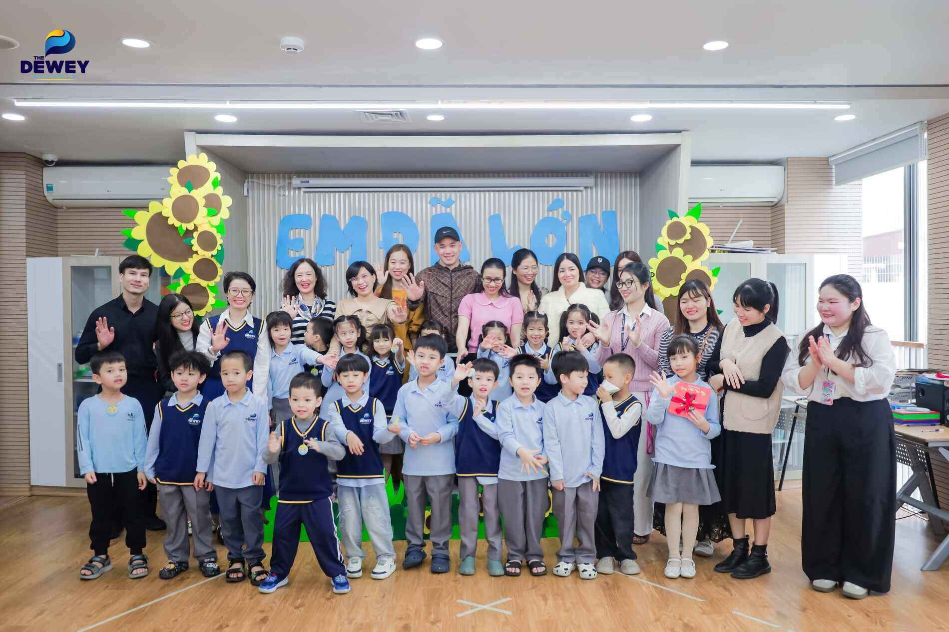 Em-đã-lớn-dewey-cg-cover