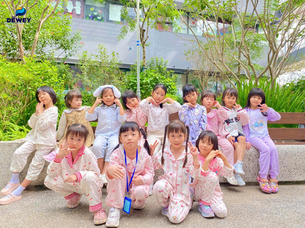 Spirit-Week-pyjamas-14