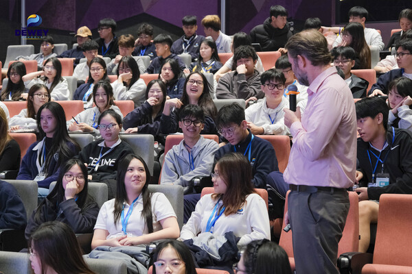 trải-nghiệm-một-ngày làm-sv-ĐH-Anh-Quốc-BUV-02