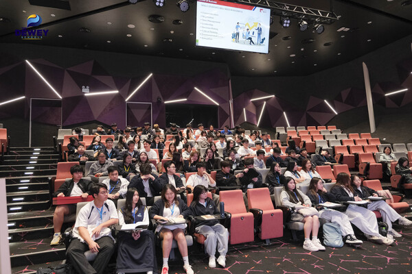 trải-nghiệm-một-ngày làm-sv-ĐH-Anh-Quốc-BUV-03