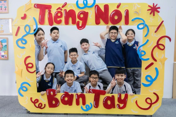 tieng-noi-ban-tay-04